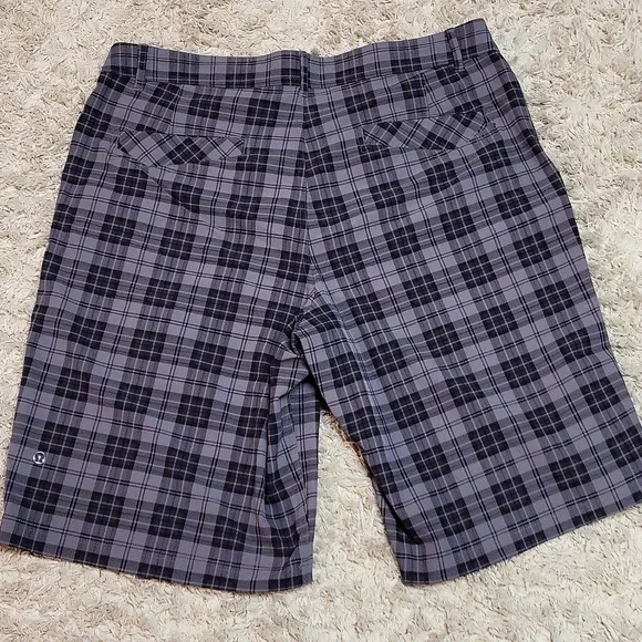 Lululemon shorts - Picture 3 of 5